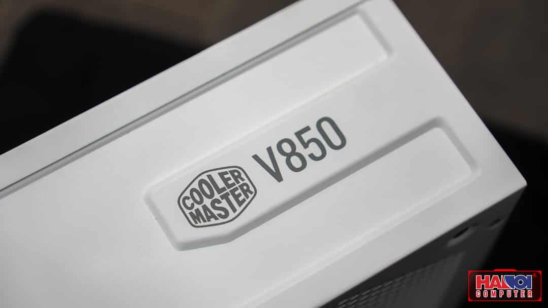 56971_coolermaster_v850_white__3_.jpg