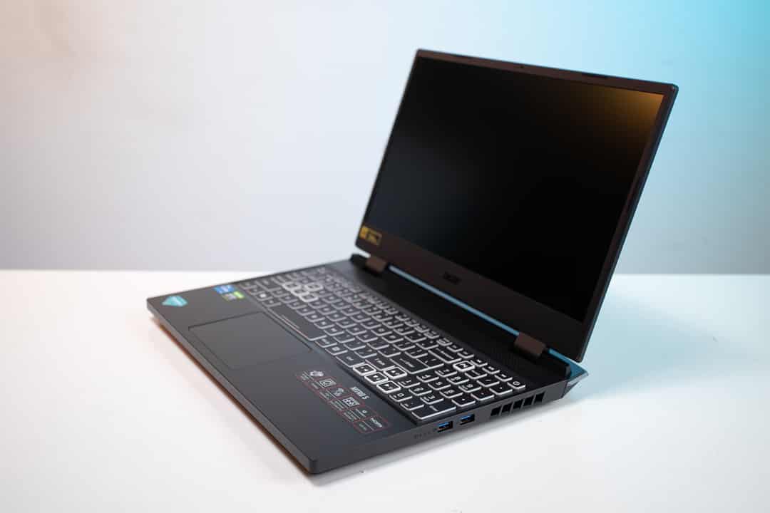 63453_laptop_acer_gaming_nitro_5_tiger_8.JPG