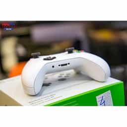 36411_tay_game_khong_day_xbox_one_white_07.jpg
