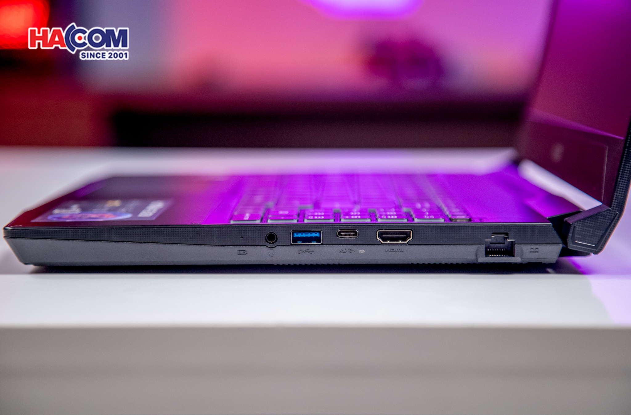 70977_laptop_msi_gaming_katana_15_b13vfk_676vn_05.JPG