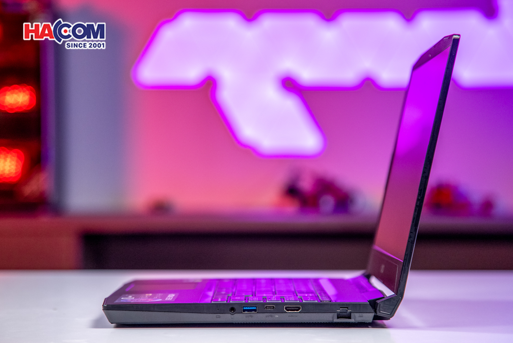 70977_laptop_msi_gaming_katana_15_b13vfk_676vn_06.JPG