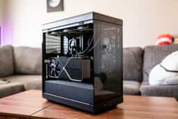 76027_hyte_y40_case_review_11.jpg