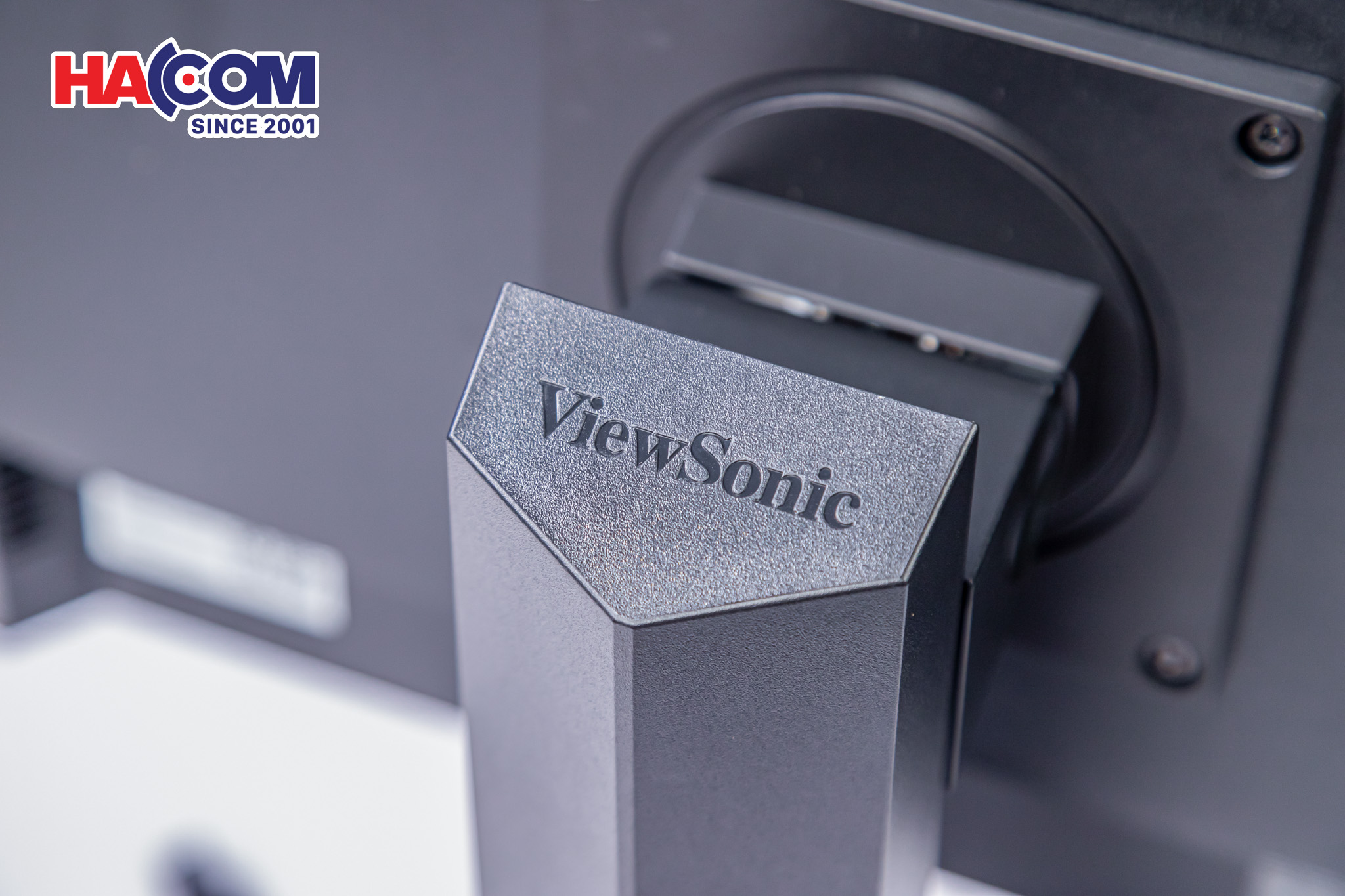 87885_man_hinh_viewsonic_xg2409a_photo_7.JPG