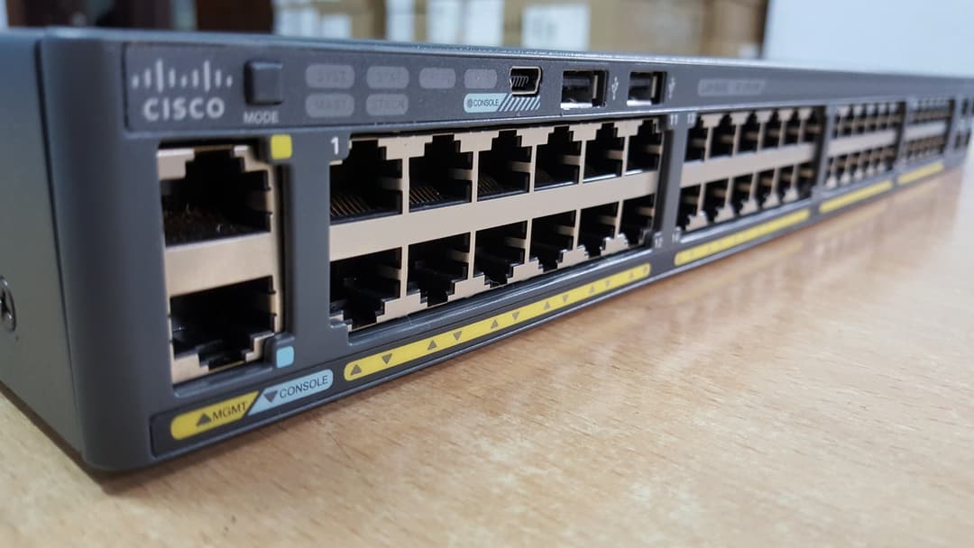 [Giải đáp] Cáp mạng và switch giúp kết nối gì?