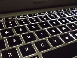 Cách bật đèn bàn phím laptop trên windows 10
