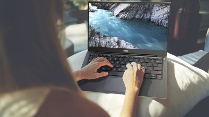 Laptop Dell loại nào tốt bán chạy nhất tại HACOM?