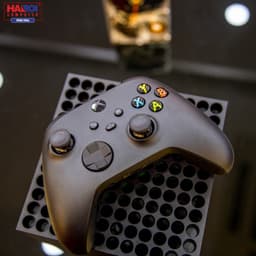 57026_may_choi_game_microsoft_xbox_one_series_x_010.jpg