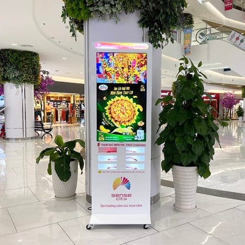 71524_may_kiosk_comq_q_kiosk_43a_pbc_43__5_.jpg main