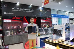 71807_khac_hang_asus_1.jpg